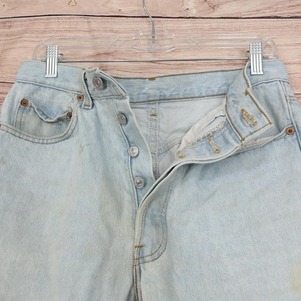 Vintage Levis 501 Jeans Mens 31x32 (33x34) Blue Light Wash Straight Denim USA